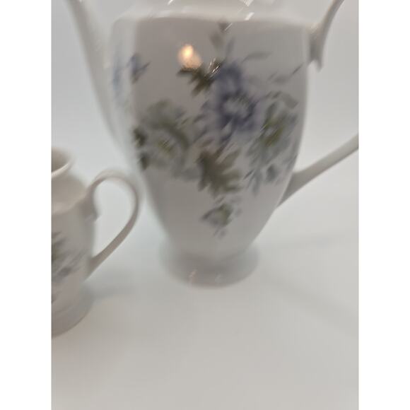 Vintage Heinrich Winterling Bavarian Tea Pot 9'' And Cream Vase - Picture 2 of 4